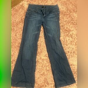 White House, Black market jeans